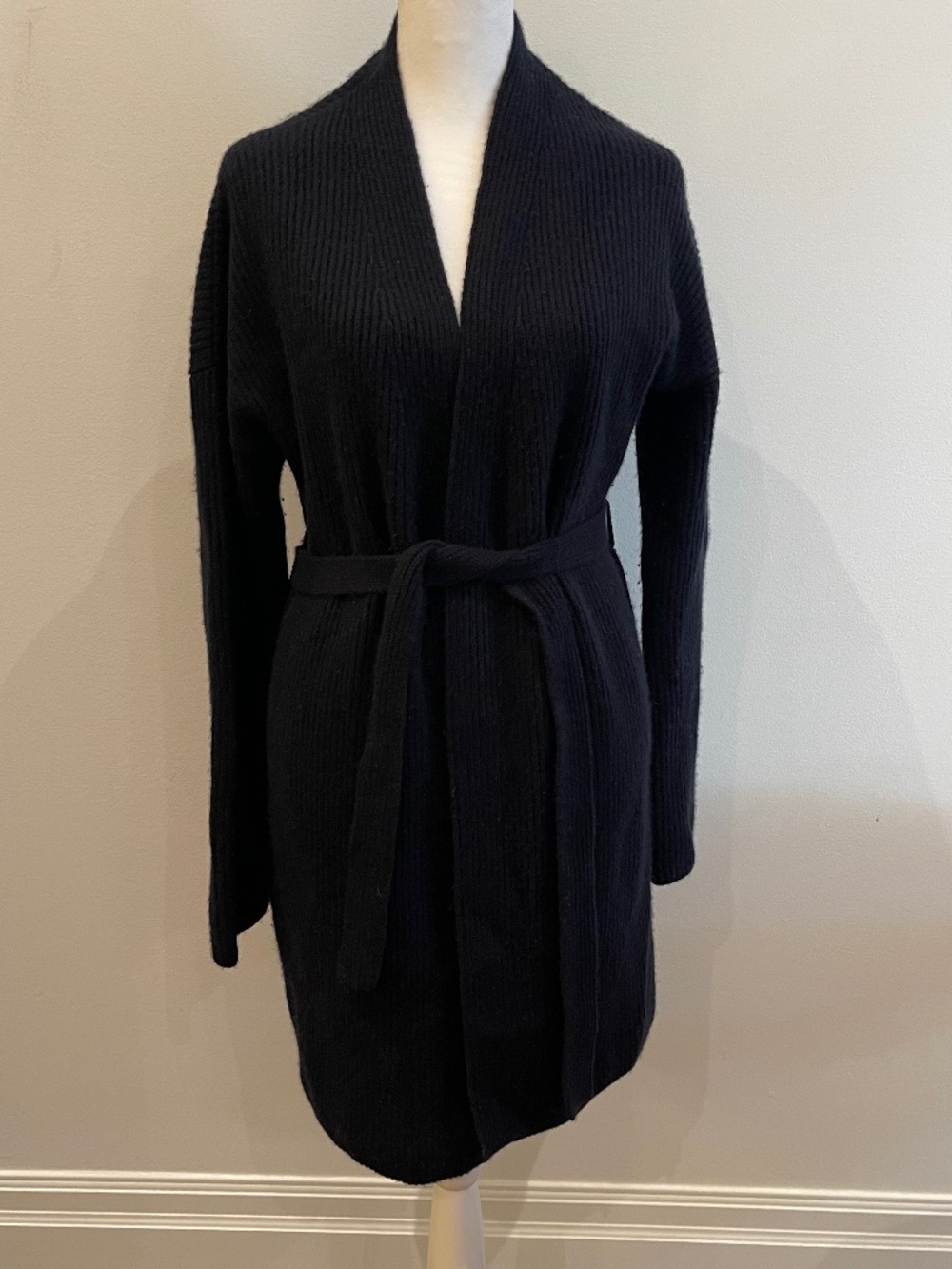 Pour Les Femmes Black Belted Cashmere Cardigan Size Small